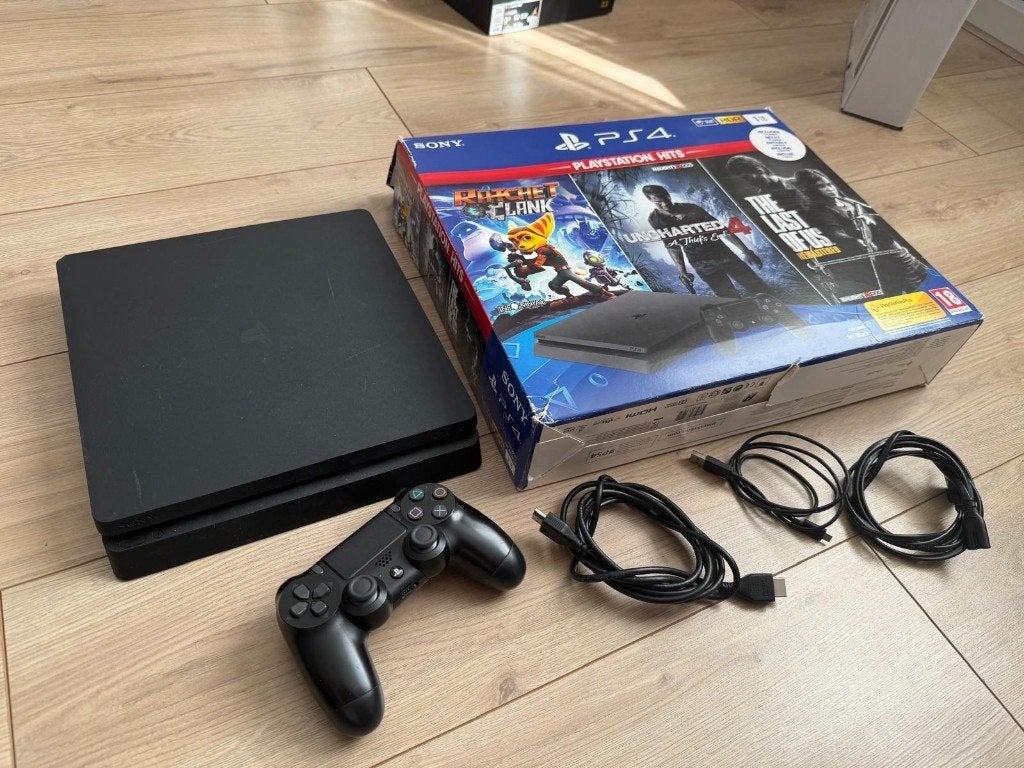 Play Station 4 – Slim, 1 TB with Controller for Sale, Ophalen, Zo goed als nieuw, 1 TB, Met 1 controller