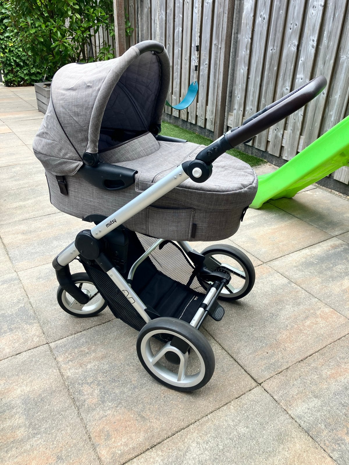 Mutsy EVO kinderwagen met reiswieg en zitje, Ophalen, Gebruikt, Combiwagen, Met reiswieg