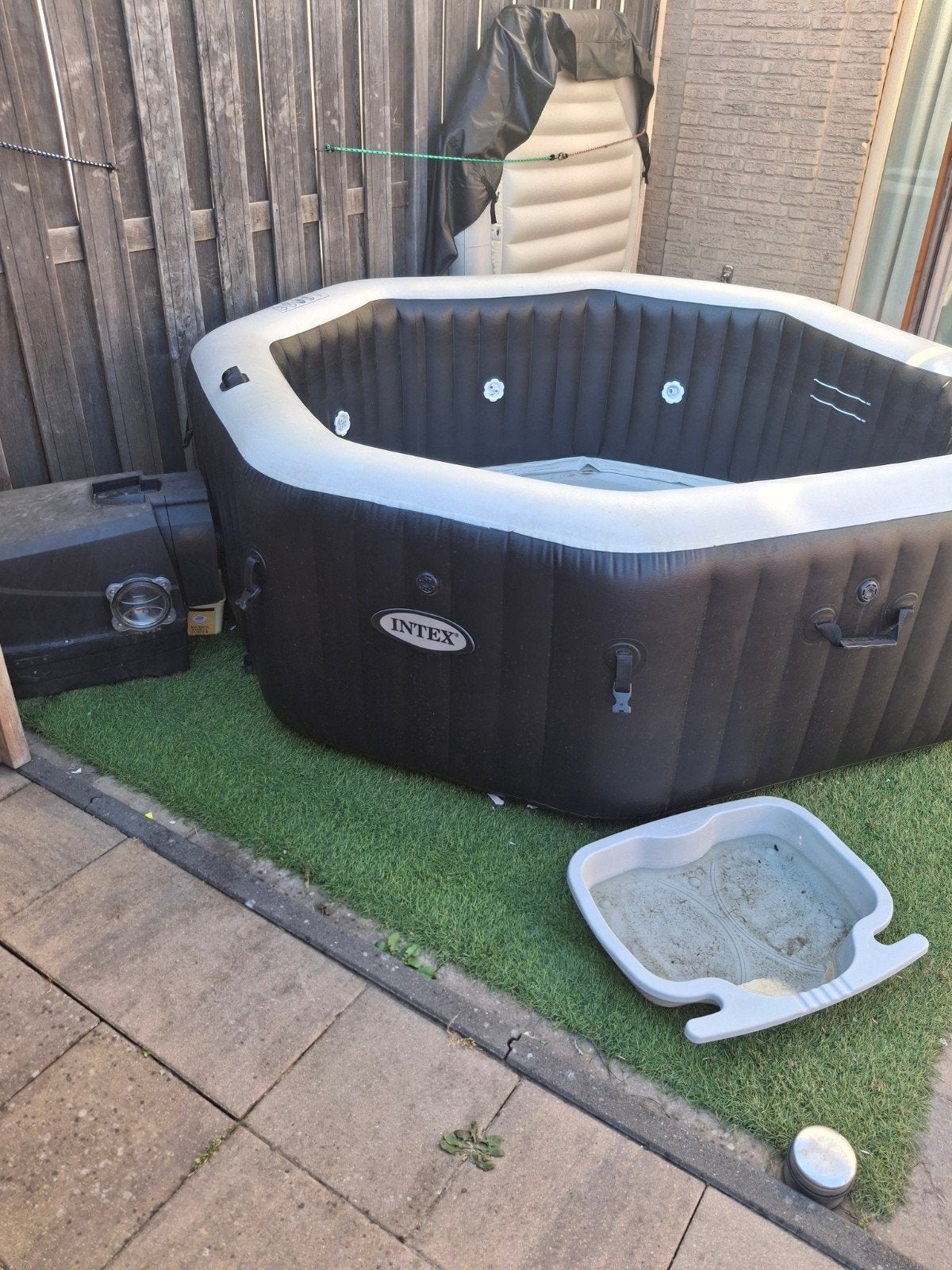 Intex Pure Spa Jet & Bubble Deluxe 6+ persoons, Tuin en Terras, Ophalen, Gebruikt, Afdekzeil, Opblaasbaar
