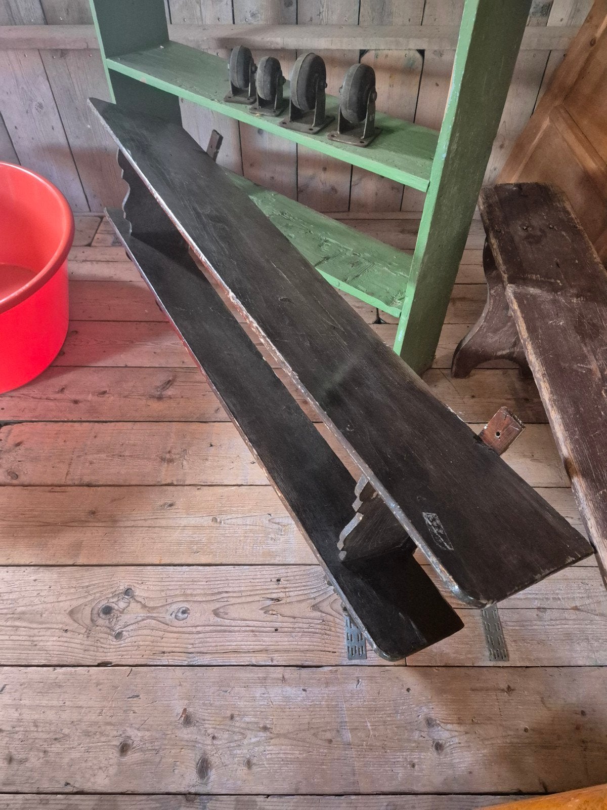 Zeer lang houten regaal, Antiek en Kunst, Ophalen of Verzenden