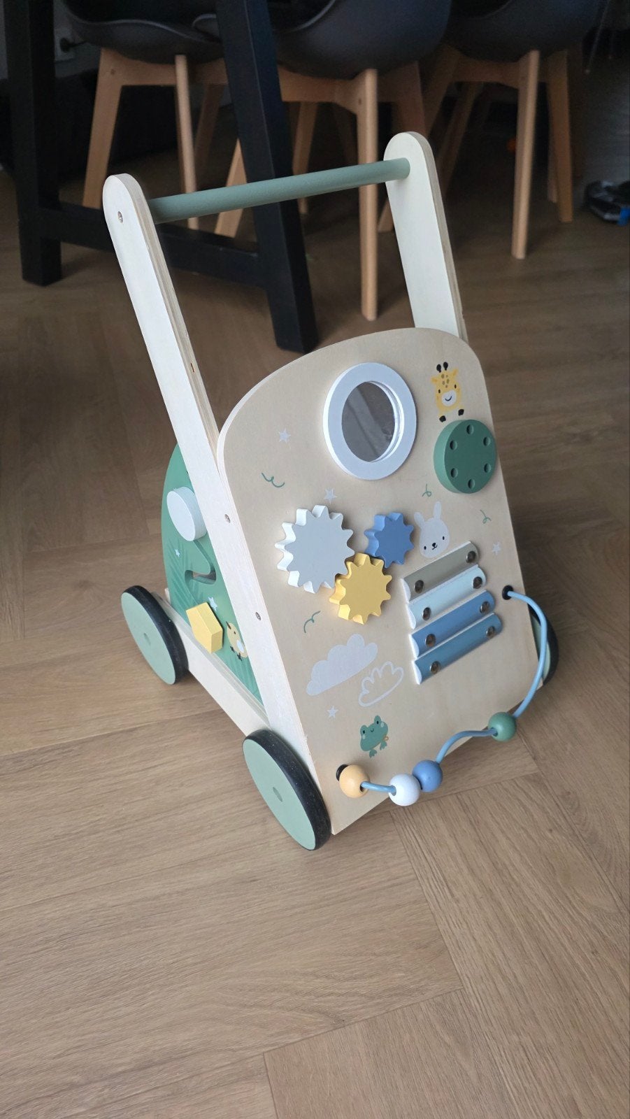 Houten loopwagen met activiteitenbord, Ophalen, Zo goed als nieuw, Overige typen, Met wieltjes
