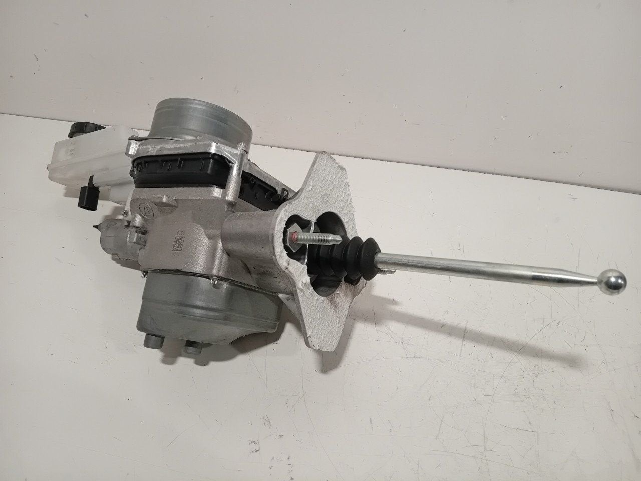 Hoofdrem cylinder Skoda Enyaq, Onderdelen@venauto.nl, Van der Ven Autorecycling B.V., Gebruikt, Ettenseweg 76, 4706 PB Roosendaal, The Netherlands