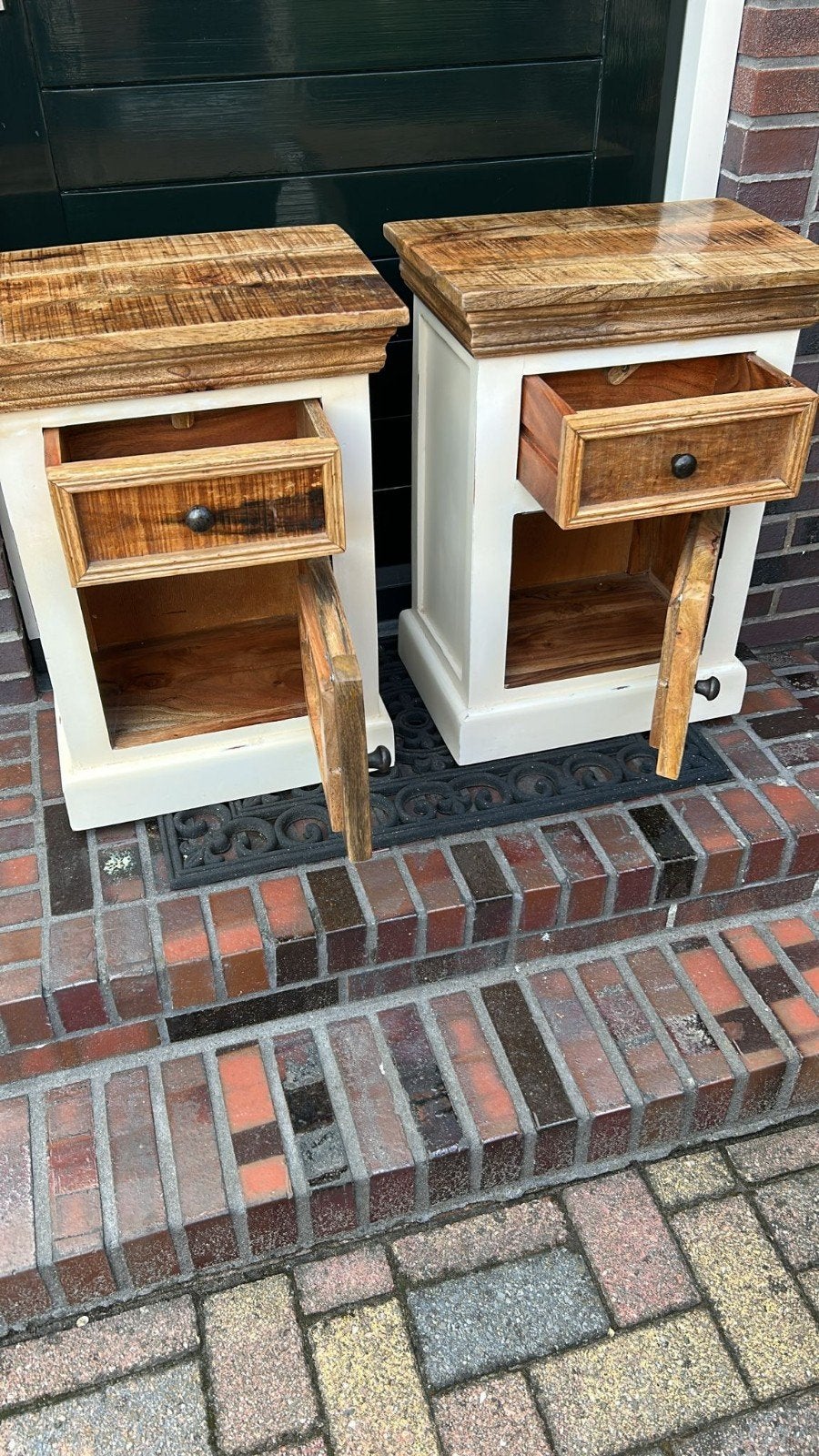 Twee nachtkastjes, Huis en Inrichting, Slaapkamer | Nachtkastjes, Ophalen, Minder dan 45 cm