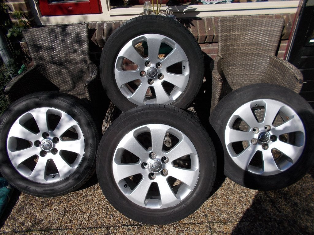 OPEL INSIGNIA 2008 - 2017 VELGEN MET ZOMERBANDEN, Ophalen, Banden en Velgen, 17 inch, Zomerbanden
