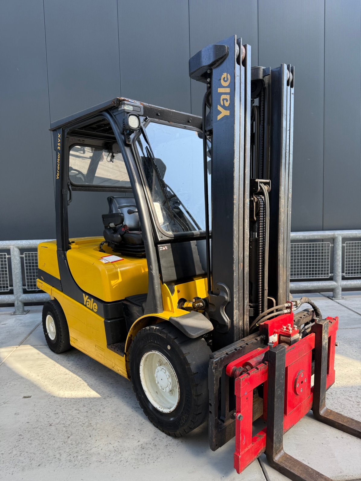 YALE DIESEL 3500KG TRIPLEX 4,90M BJ2015 4900UUR + KANTELAAR, Ophalen, 3000 tot 4000 kg, Diesel, Heftruck