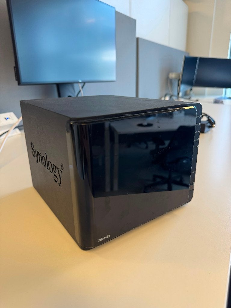 Synology DS916+ NAS met oplader, Ophalen, Zo goed als nieuw