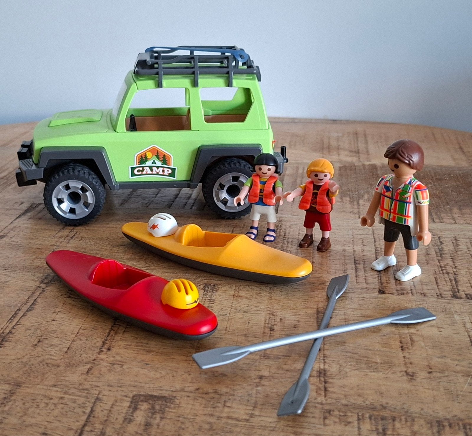 Playmobil 6889 / Jeep met kano's en figuren, Ophalen of Verzenden, Zo goed als nieuw