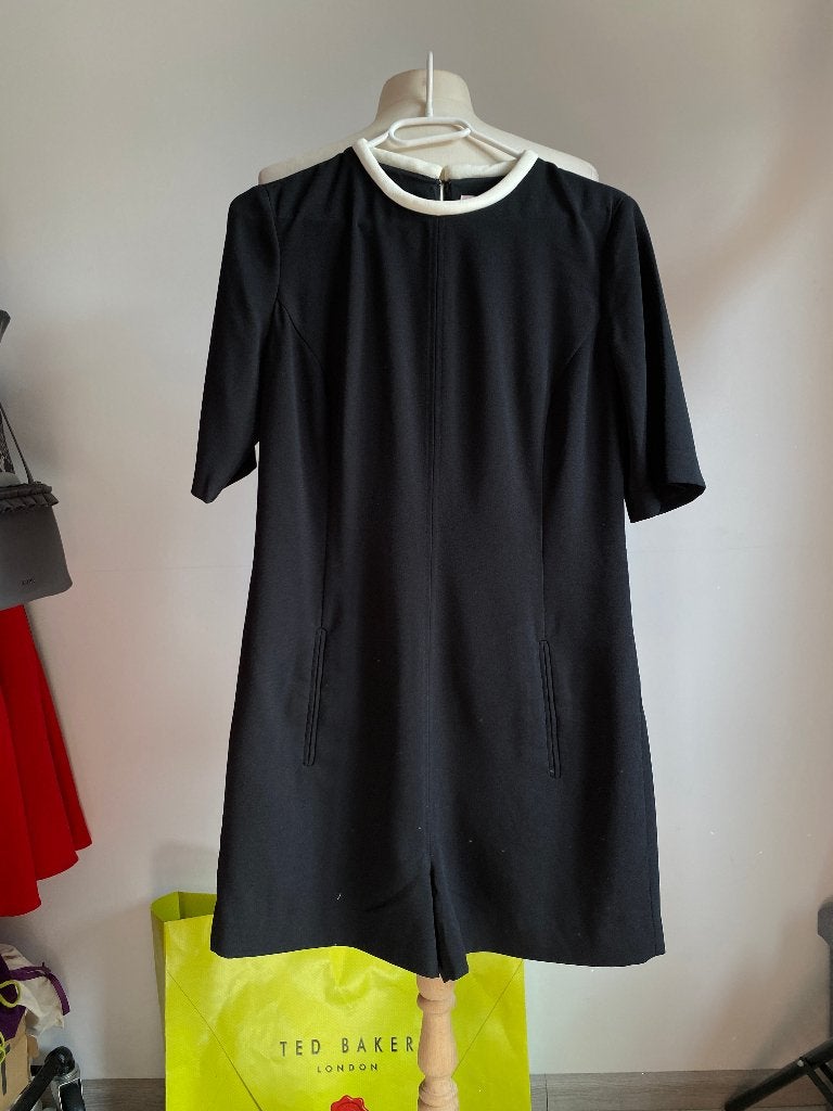 Ted Baker playsuit zwart met witte kraag maat 36/38, Zwart, Ophalen of Verzenden, Zo goed als nieuw, Maat 36 (S)