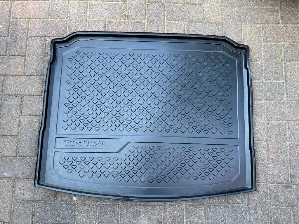 Kofferbakschaal VW Tiguan (origineel), Ophalen, Gebruikt