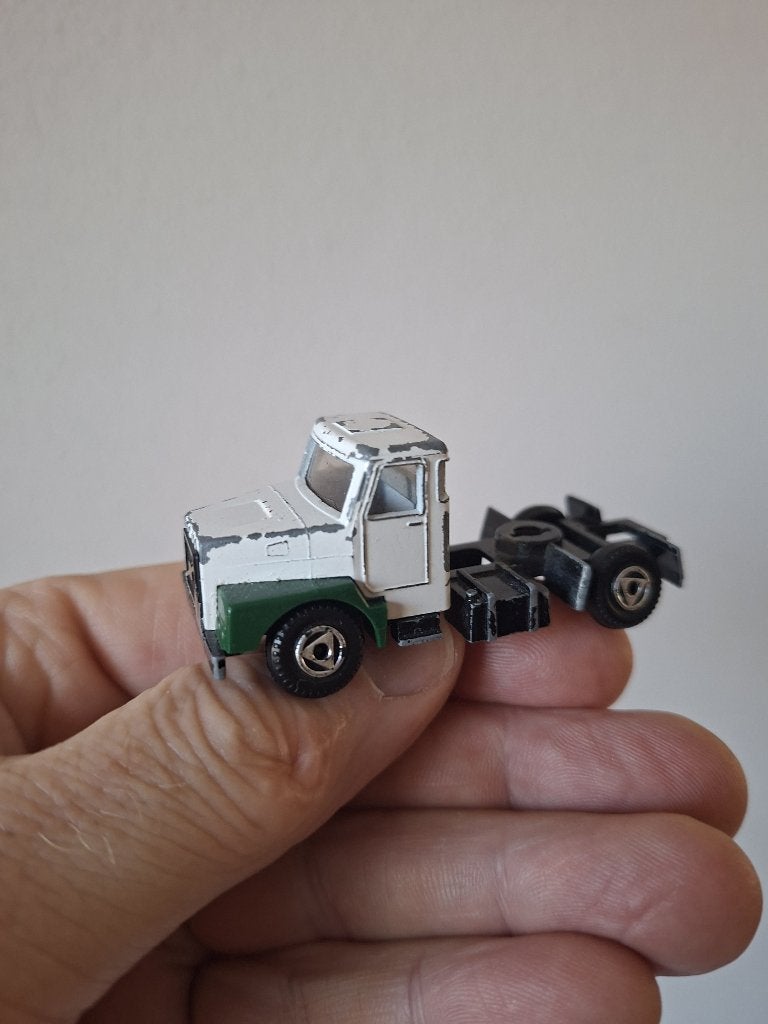 Volvo N Vrachtwagentrekker 1:87 Efsi H0 Miniatuur, Hobby en Vrije tijd, Modelauto's | 1:87, Ophalen of Verzenden, Gebruikt, Bus of Vrachtwagen