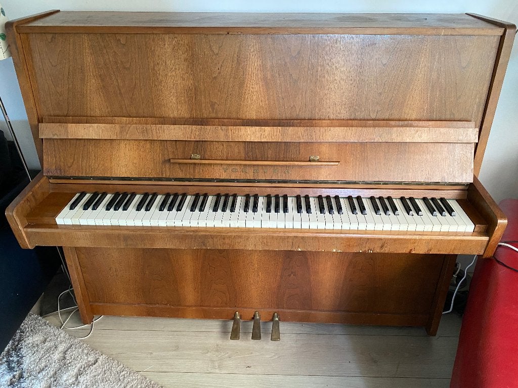 Piano in goede staat, Muziek en Instrumenten, Piano's, Ophalen, Gebruikt, Bruin, Vleugel