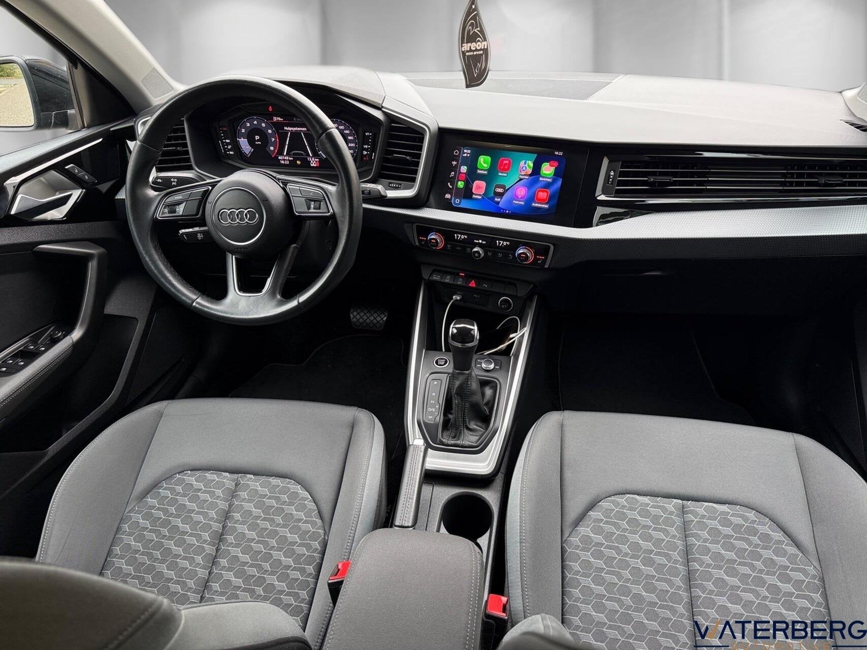 Audi A1 CityCarver 35 1.5 TFSI*150 PK*CAM*Optiekpakket Zwart, Auto's, Dealer onderhouden, Stof, 4 cilinders, 150 pk