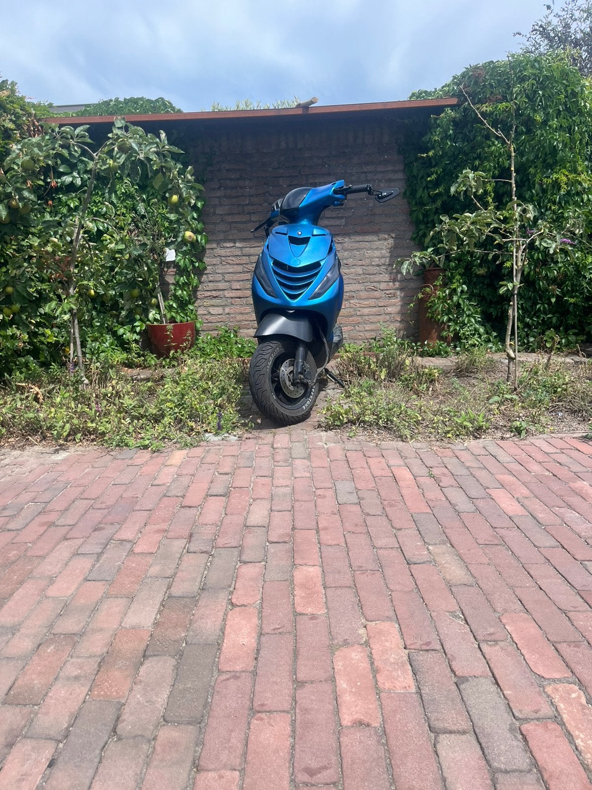 Piaggio zip 70cc 2takt waarde peiling, Fietsen en Brommers, Scooters | Piaggio, Zo goed als nieuw, Zip, Benzine, Ophalen