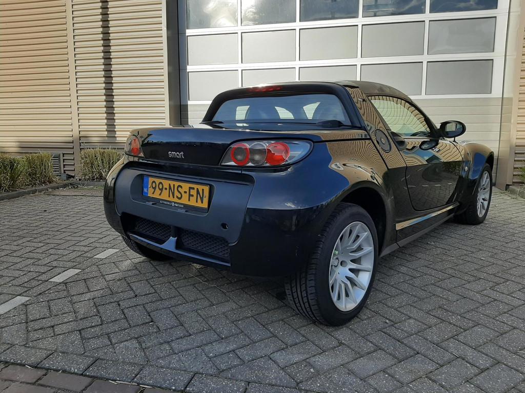 smart roadster 0.7 45, Auto's, Achterwielaandrijving, Gebruikt, Zwart, Origineel Nederlands