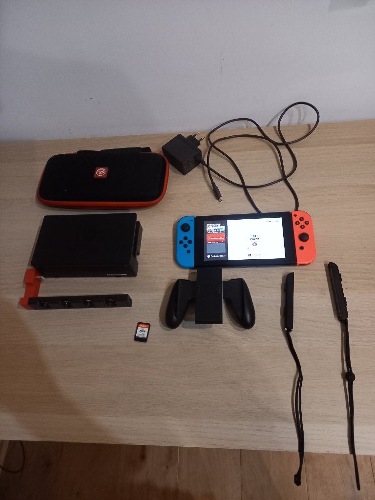 NINTENDO SWITCH, Spelcomputers en Games, Spelcomputers | Nintendo Switch, Zo goed als nieuw, Switch Original, Met 2 controllers