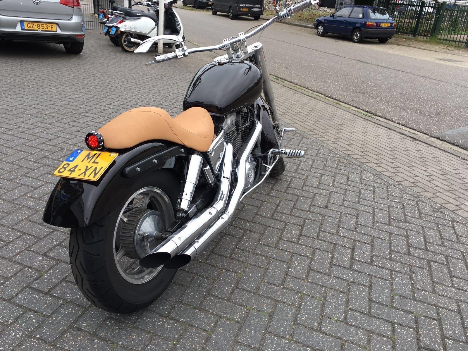 Te koop custom honda shadow 1100(heeft tijdje stilgestaan ), Motoren, Motoren | Honda, 2 cilinders, Chopper, Gebruikt, Particulier