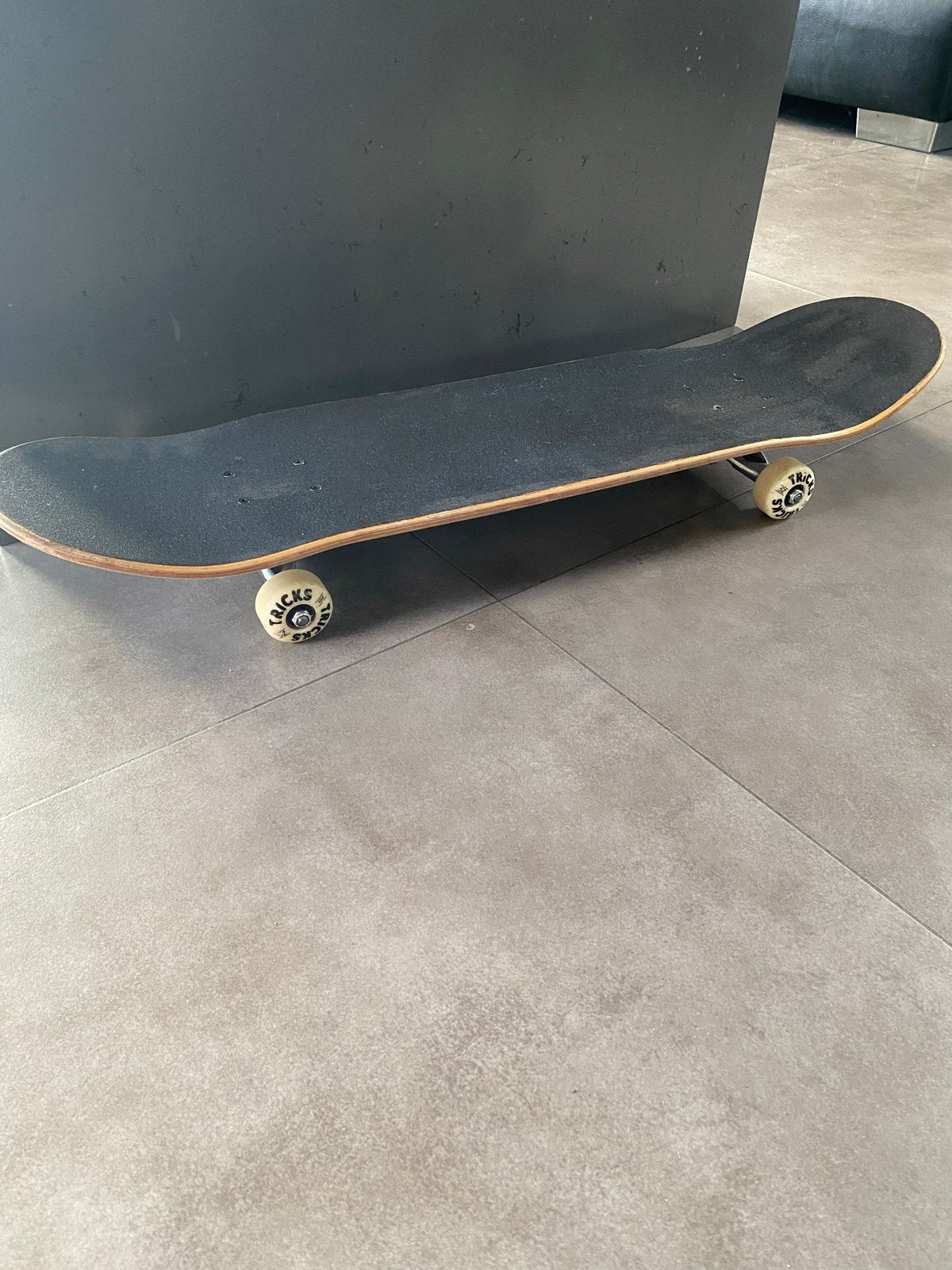 Skateboard Tricks - Zo goed als nieuw, Sport en Fitness, Ophalen, Zo goed als nieuw, Skateboard