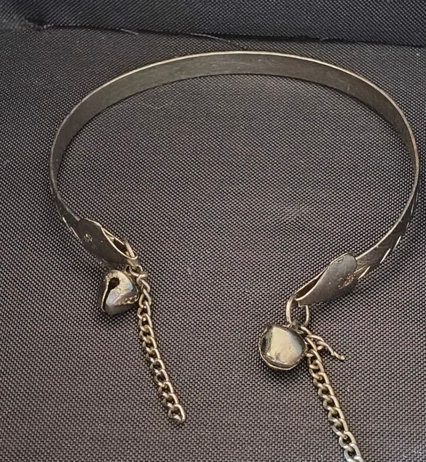 Vintage Zilverkleurige Armband met Belletjes, Gebruikt, Ophalen of Verzenden, Met bedels of kralen, Zilver
