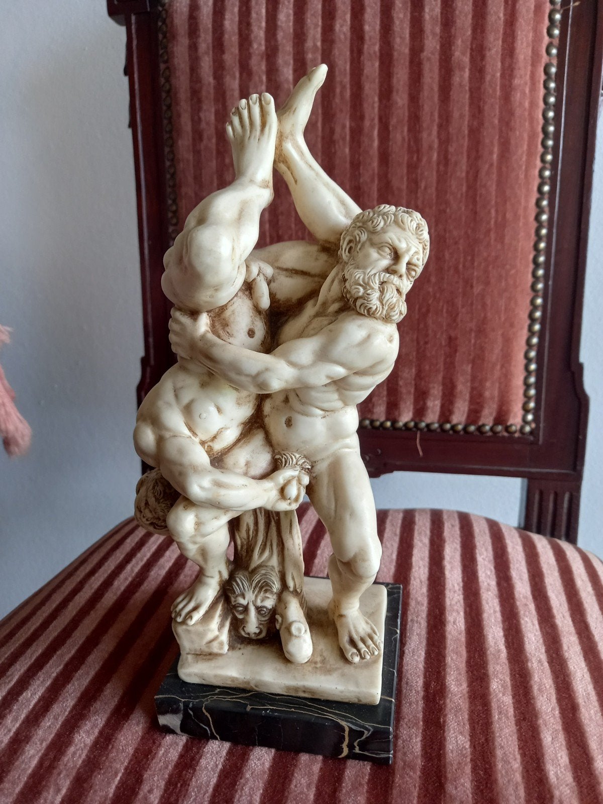 Vintage sculptuur beeld worstelend mannen, Ophalen of Verzenden
