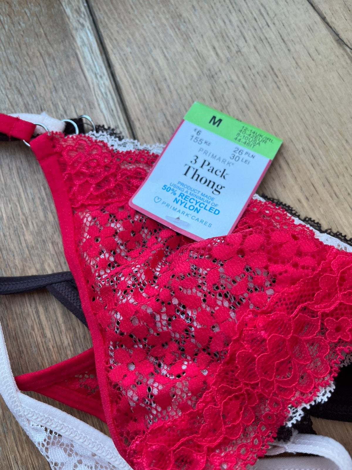 Nieuw setje strings, Kleding | Dames, Ondergoed en Lingerie, Ophalen of Verzenden, Zwart, String