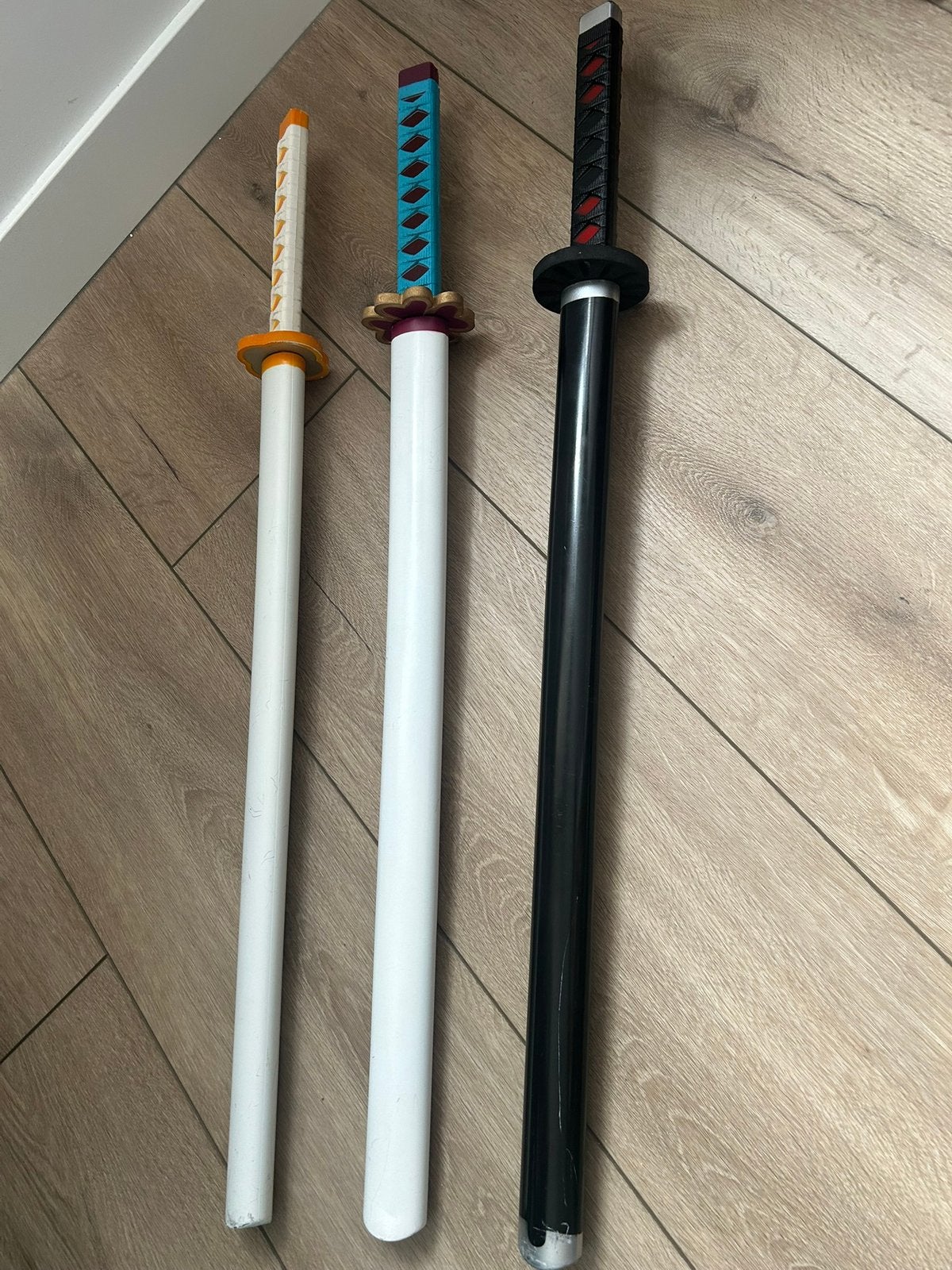 Demon Slayer cosplay katana van rubber of bamboo, Ophalen of Verzenden, Gebruikt, Overige typen