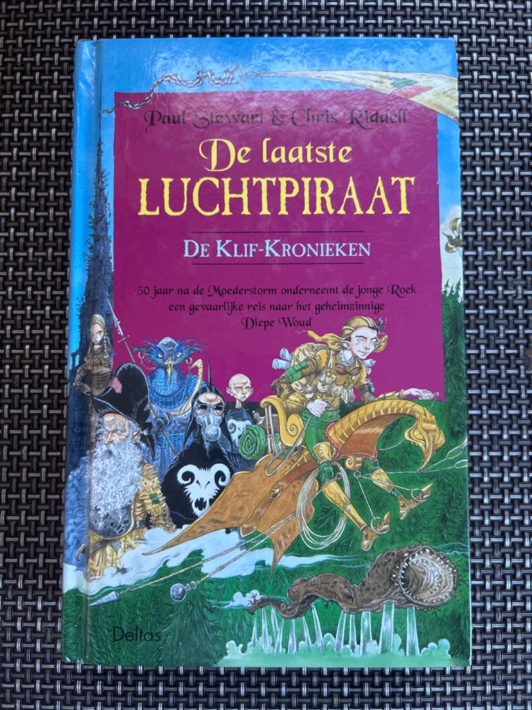 De Laatste Luchtpiraat - De Klif-Kronieken, Ophalen of Verzenden, Zo goed als nieuw