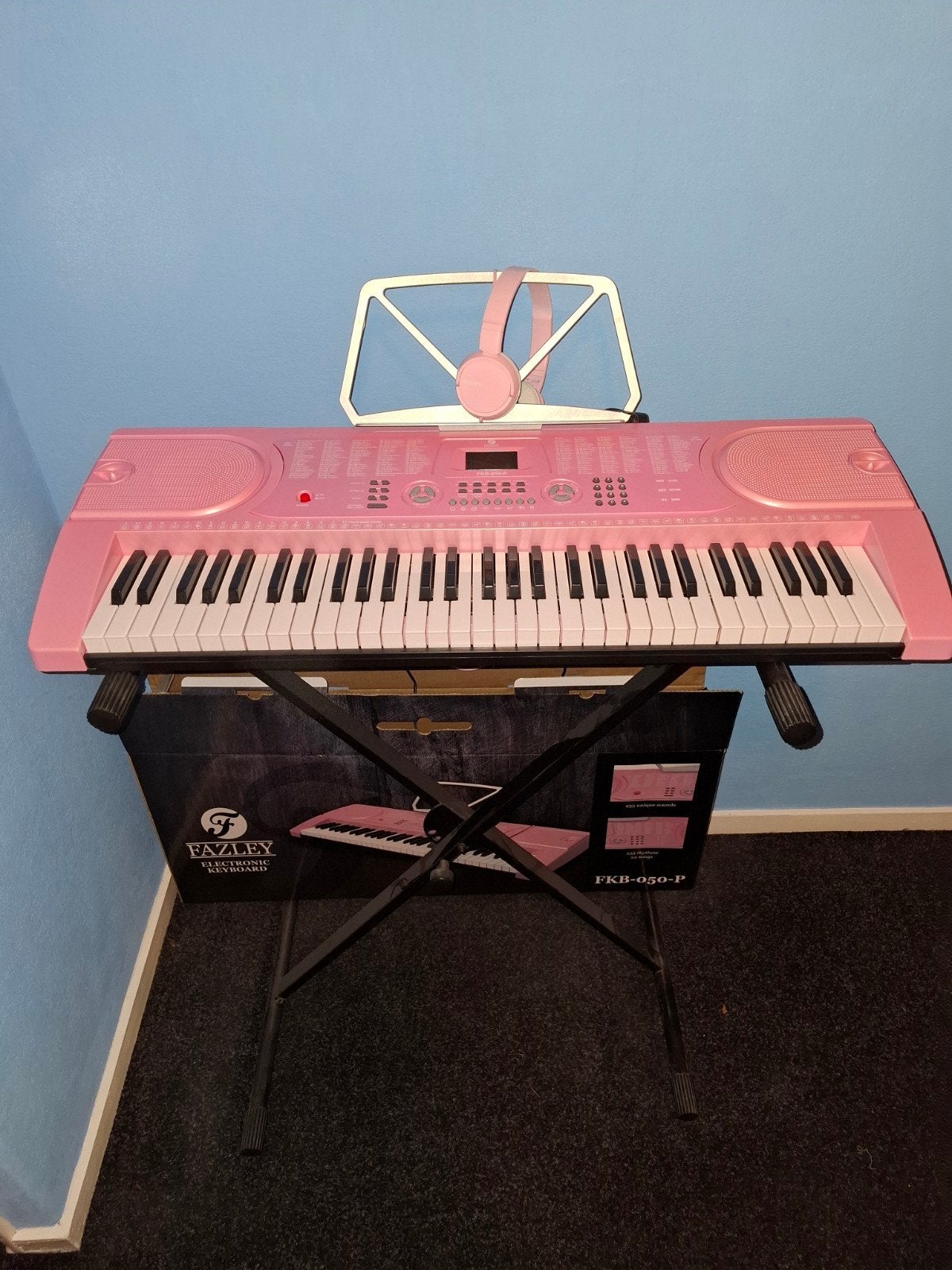 roze keyboard met standaard en koptelefoon nog nieuw., Ophalen, Nieuw, 61 toetsen, Overige merken