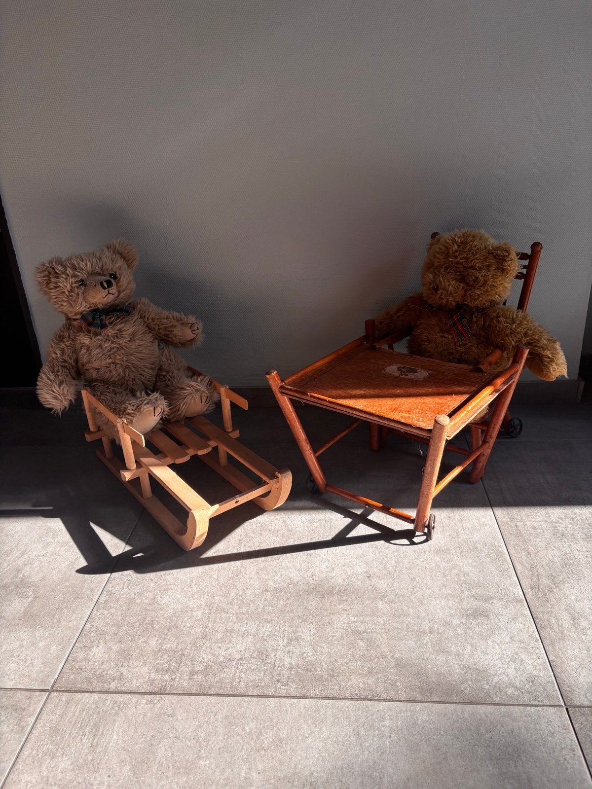 Vintage houten poppenstoel en slee, Ophalen of Verzenden, Gebruikt, Hout