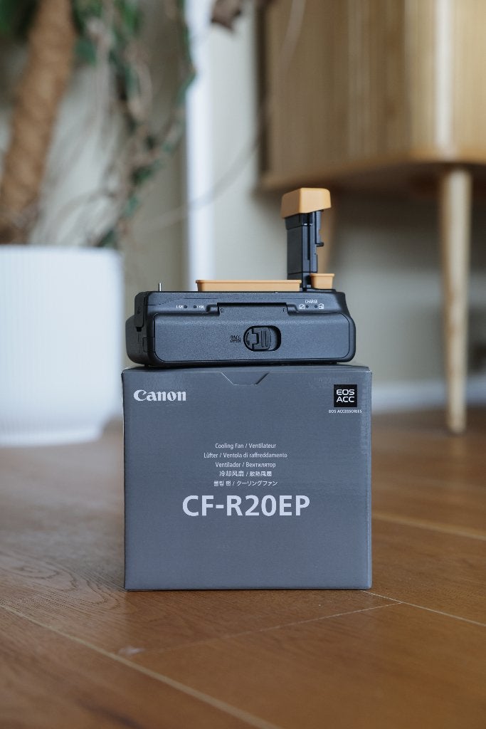 Canon CF-R20EP Cooling Fan Grip (NIEUW), Audio, Tv en Foto, Canon, Canon, Geschikt voor twee batterijen, Batterygrip