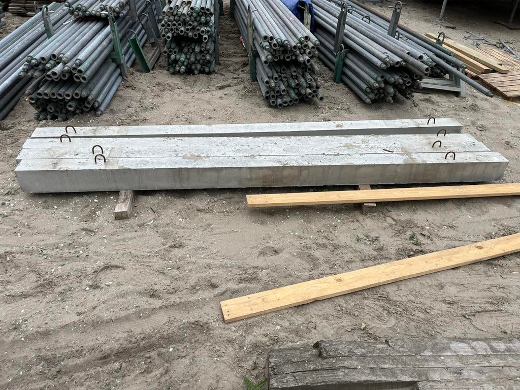 Betonnen latei 3050 mm - Vebo Prefab Beton, Ophalen, Zo goed als nieuw