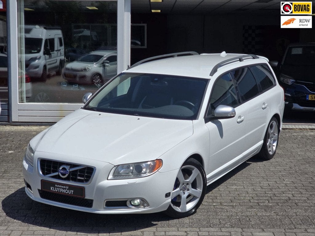 Volvo V70 2.5 FT T5 R-Design Automaat, Auto's, Volvo, Euro 5, Zwart, 93 €/maand, Automatische klimaatregeling