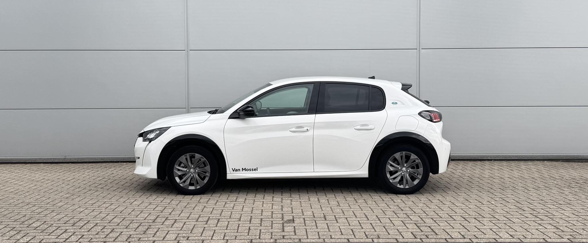 Peugeot e-208 EV Allure 50 kWh | Parkeersensoren | Navi | Cr, Auto's, 12 maanden, 136 pk, Leder en Stof, Wit