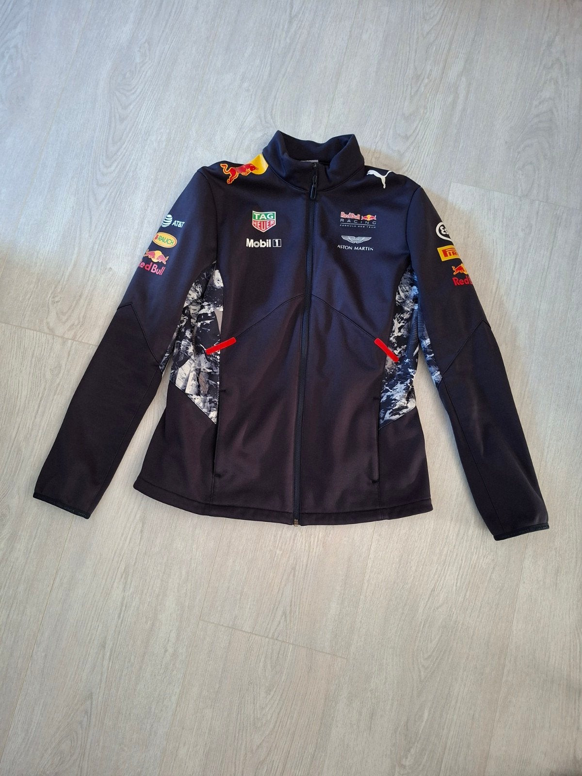 Redbull F1 dames softshelljas maat M Puma, Maat 38/40 (M), Ophalen of Verzenden, Zo goed als nieuw, Puma