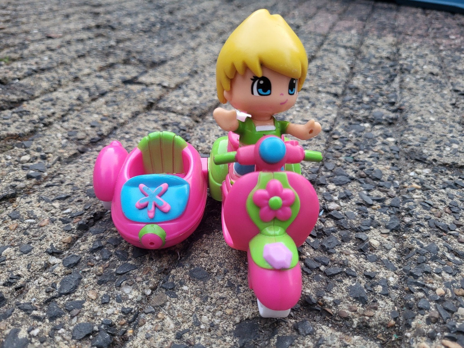 Pinypon roze en groene scooter met zijspan, Kinderen en Baby's, Ophalen of Verzenden, Zo goed als nieuw, Jongen of Meisje