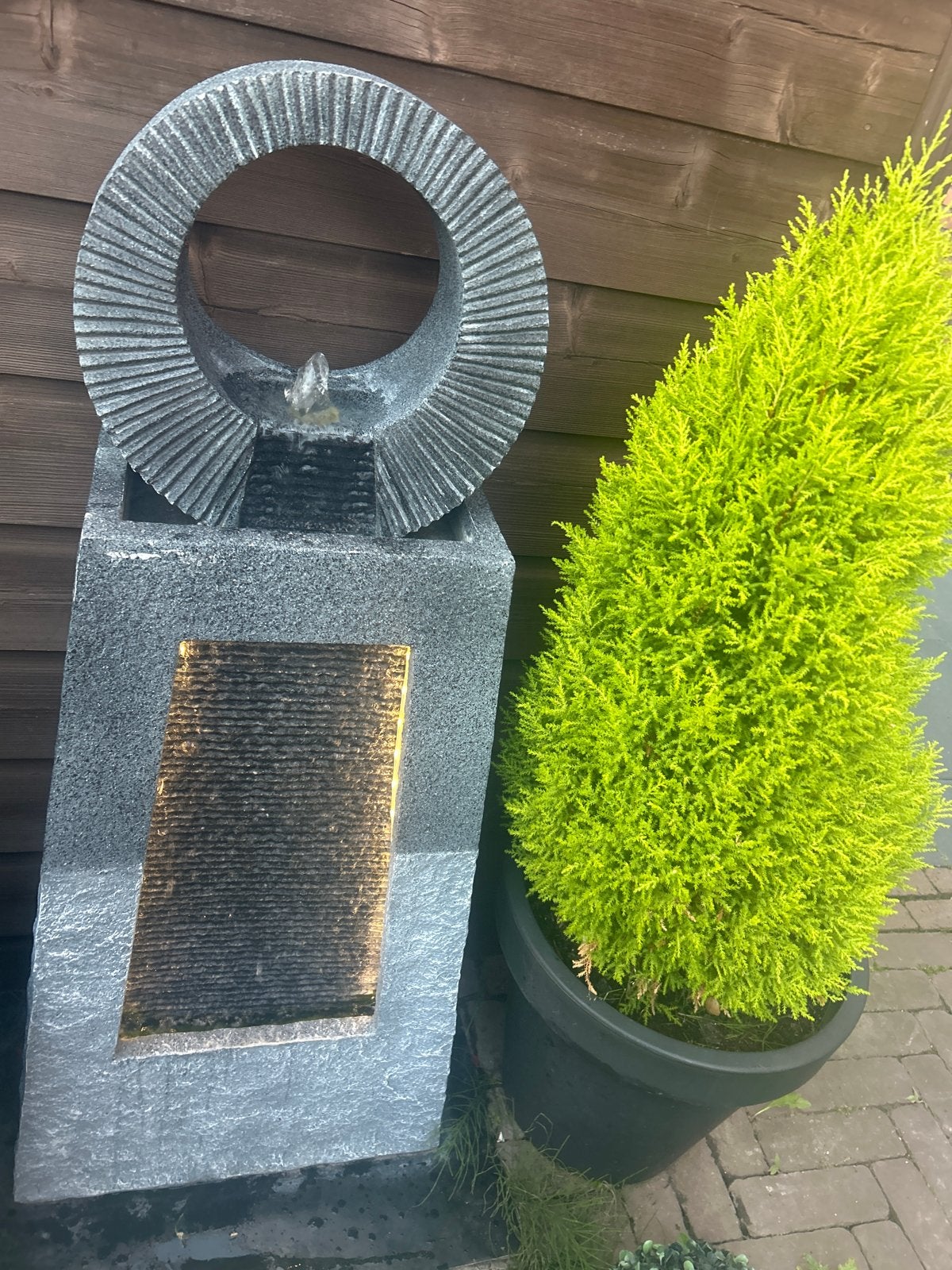 Modern Tuin Waterornament met LED Verlichting, Tuin en Terras, Waterpartijen en Fonteinen, Ophalen of Verzenden, Zo goed als nieuw