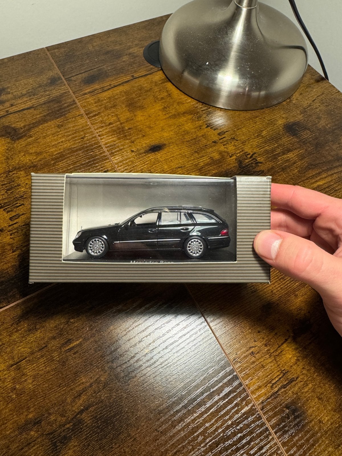 Minichamps Mercedes-Benz E-Klasse T-Modell 1:43 – Originele, Hobby en Vrije tijd, Ophalen of Verzenden, Nieuw, Auto, MiniChamps