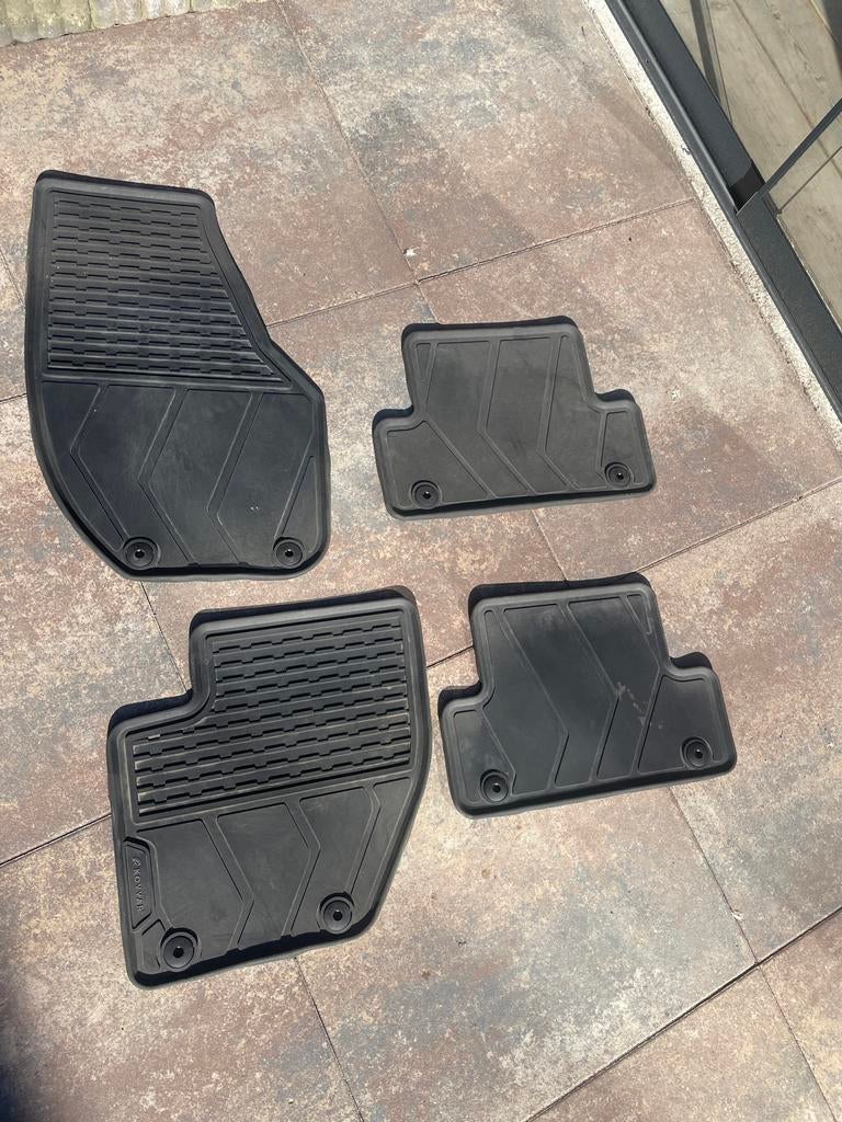 4 Gebruikte rubberen matten voor Volvo V40, Ophalen, Gebruikt