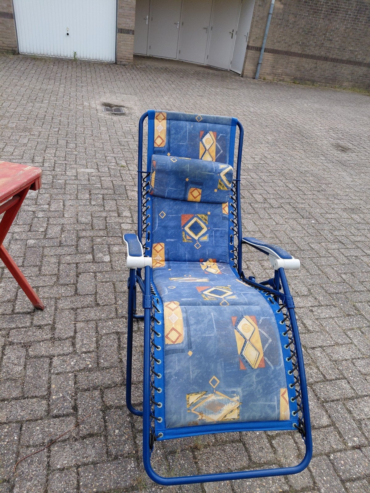 Gratis op te halen relaxstoel - moet schoongemaakt worden, Ophalen, Gebruikt, Metaal
