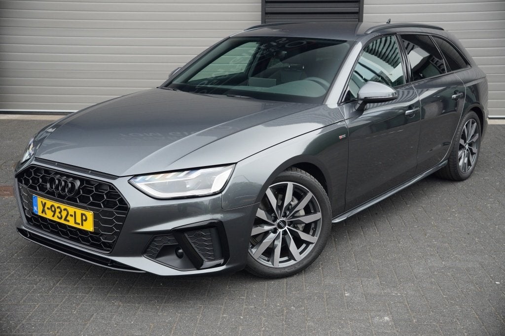 Audi A4 Avant 40 TFSI S ed comp, black edition, lage km stan, Auto's, Audi, Automaat, Gebruikt, Euro 6, 4 cilinders
