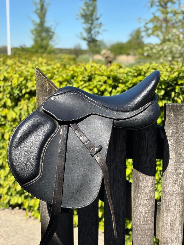 Bates Dressage dressuurzadel 18 inch., Dieren en Toebehoren, Paarden en Pony's | Zadels, Ophalen of Verzenden, Wintec, Info@paardenschuur.nl