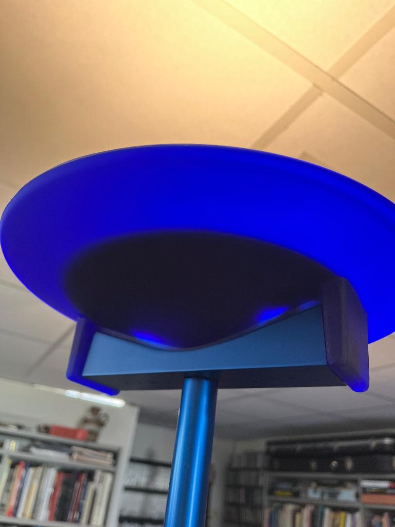 Arteluce Memphis Design vloerlampen uplight, Ophalen, Modern Tijdloos Industrieel Memphis Design, Zo goed als nieuw, Glas