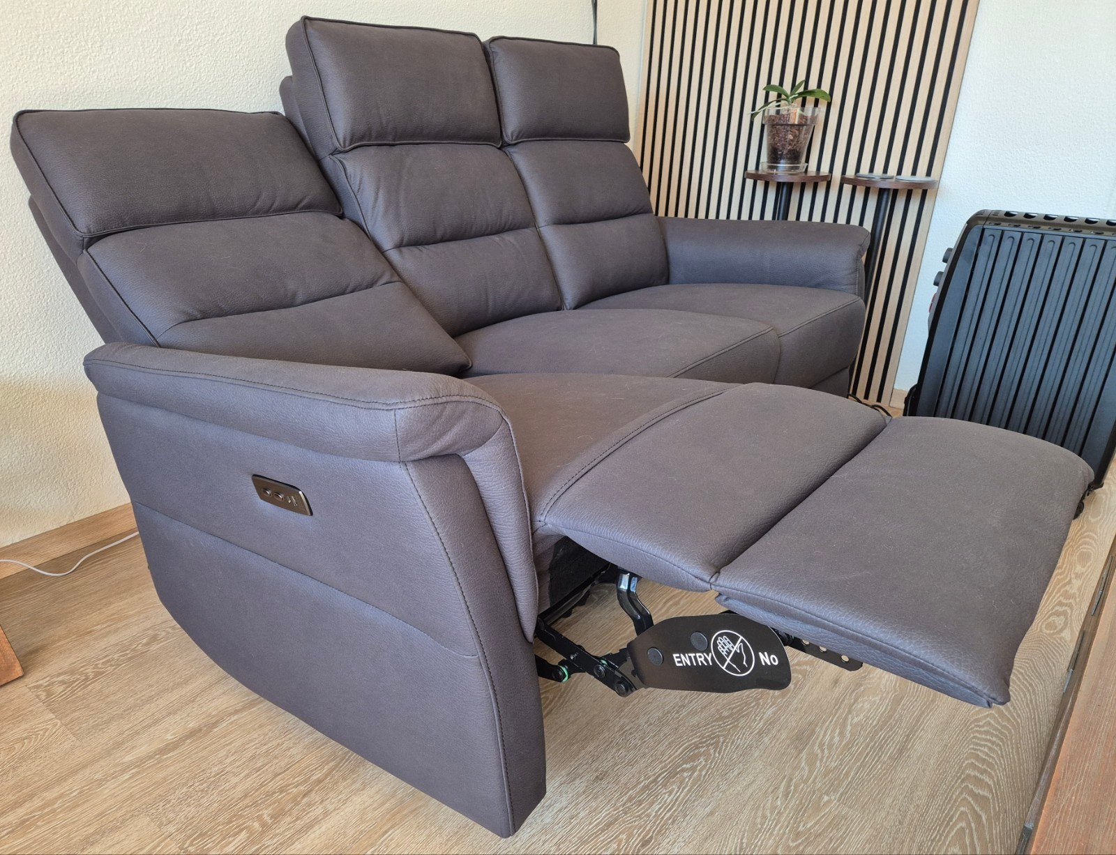 NIEUW 2 zits bank relax systeem grijs antraciet  usb A+C, Ophalen, Nieuw, Stof, Modern