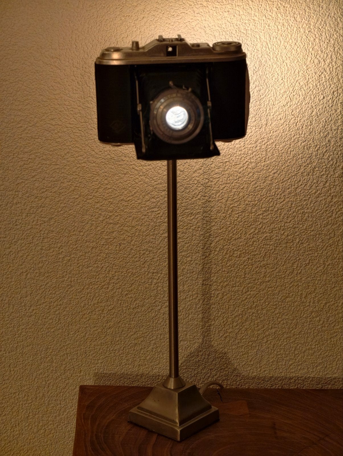Vintage Agfa camera lamp | Handgemaakt lichtobject, Ophalen of Verzenden, Vintage, Retro, Industrieel, G4, Minder dan 100 cm
