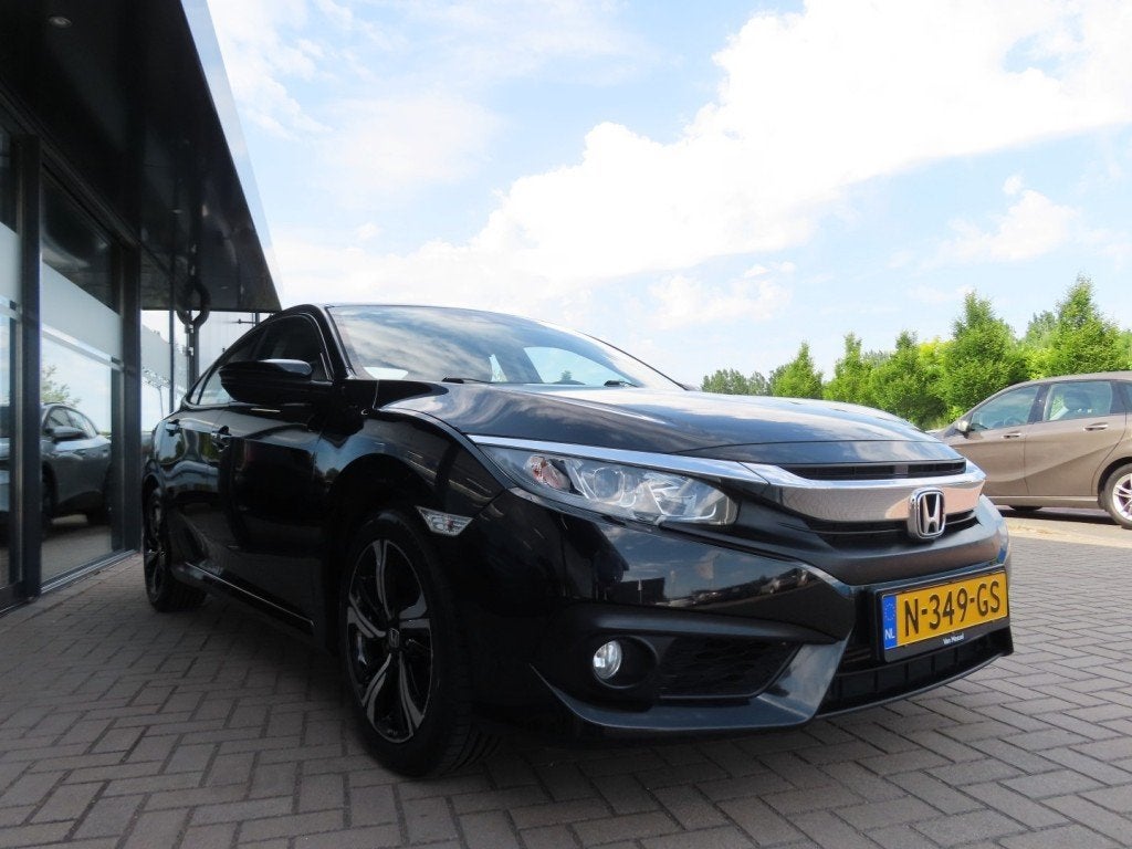Honda CIVIC 1.5 I-VTEC Elegance 182 Pk Ecc Acc Navi 2x Pdc 2, Auto's, Honda, Euro 6, 4 cilinders, Zwart, Bedrijf