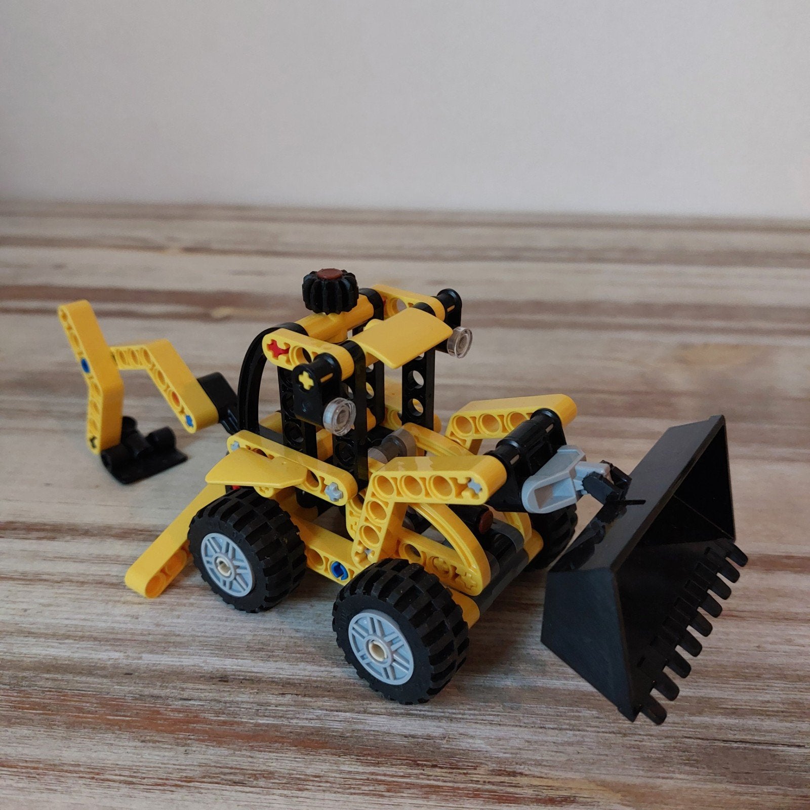 LEGO Technic 42197 - Compacte Graafmachine, Ophalen of Verzenden, Zo goed als nieuw, Overige merken