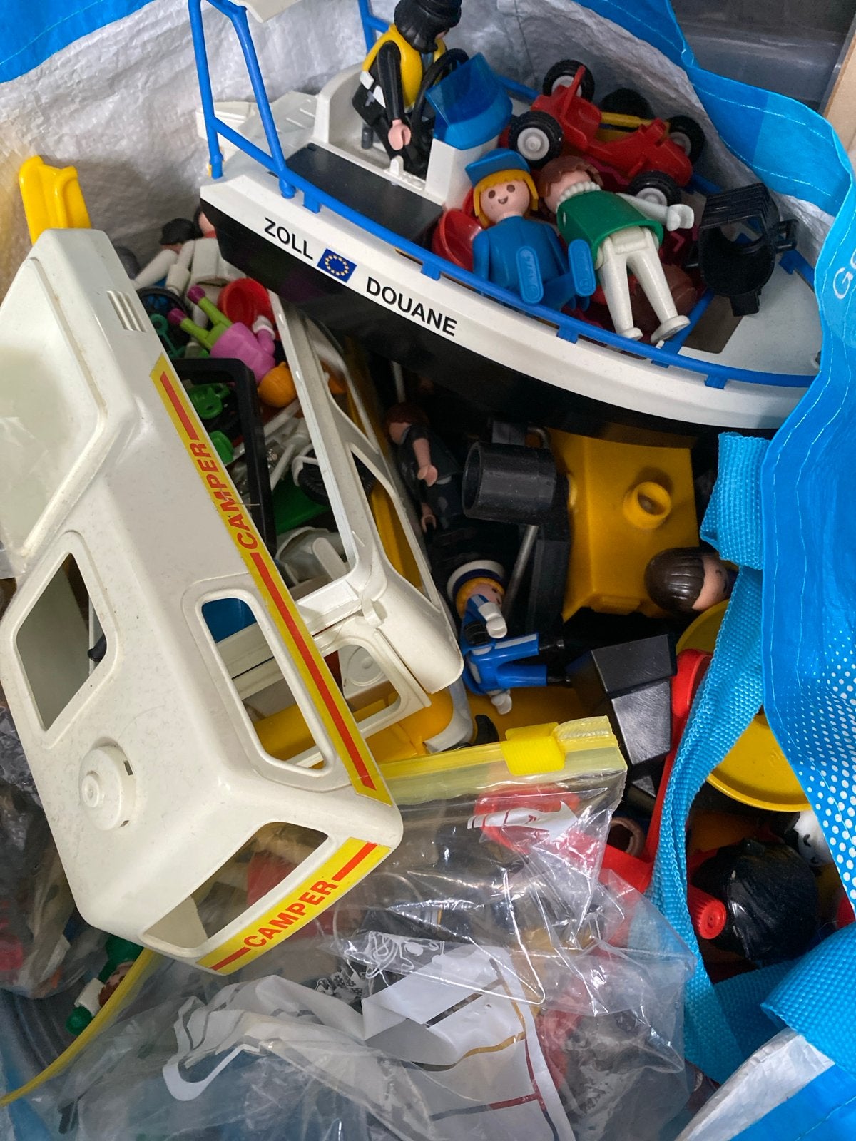 Grote partij Playmobil met boot, camper en figuren, Ophalen of Verzenden, Gebruikt, Jongen of Meisje