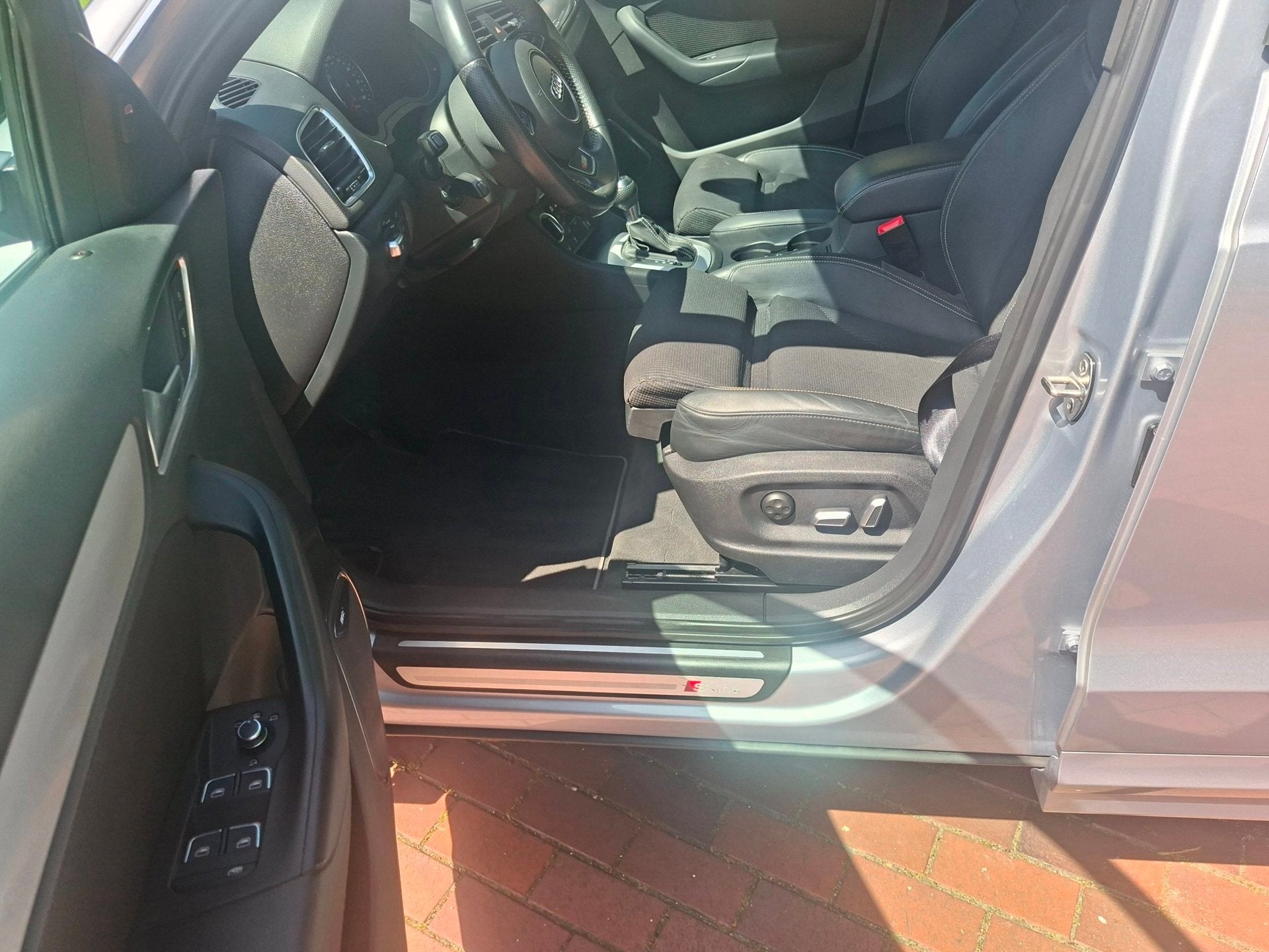 Foto 24 van Audi Q3 2.0 TFSI quattro S-Line Trekhaak Camera Side Assist