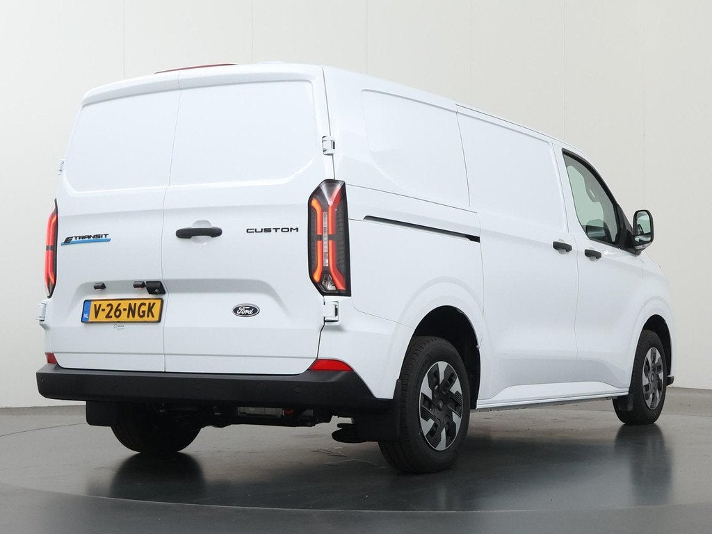 Ford E-Transit Custom 320 | L1 H1 | Trend | 65 kWh | 2300 KG, Auto's, Bestelauto's, Automaat, Gebruikt, Zwart, Wit