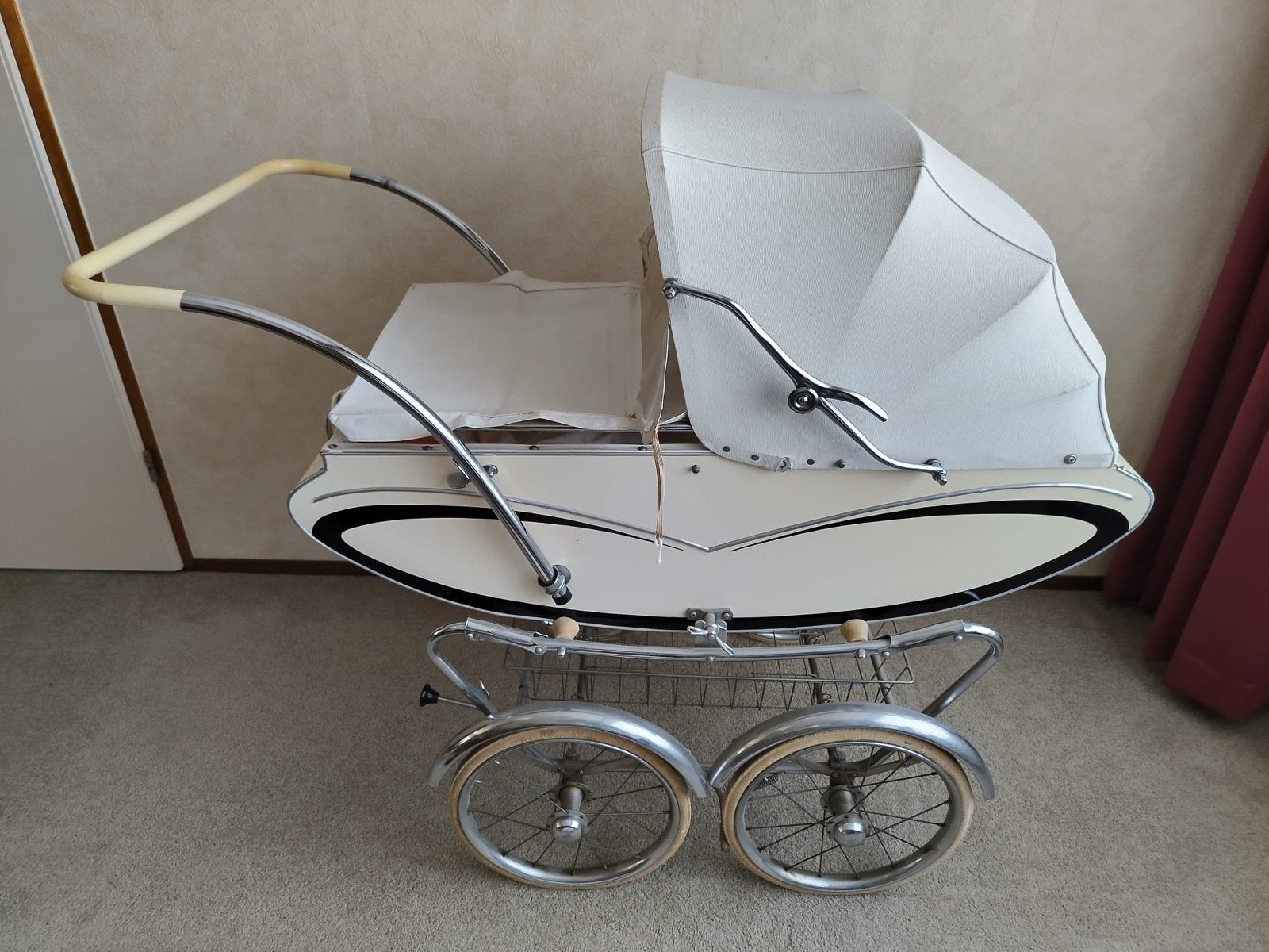 Prachtige vintage kinderwagen - Goed onderhouden, Kinderen en Baby's, Kinderwagens en Combinaties, Gebruikt, Met reiswieg, Ophalen
