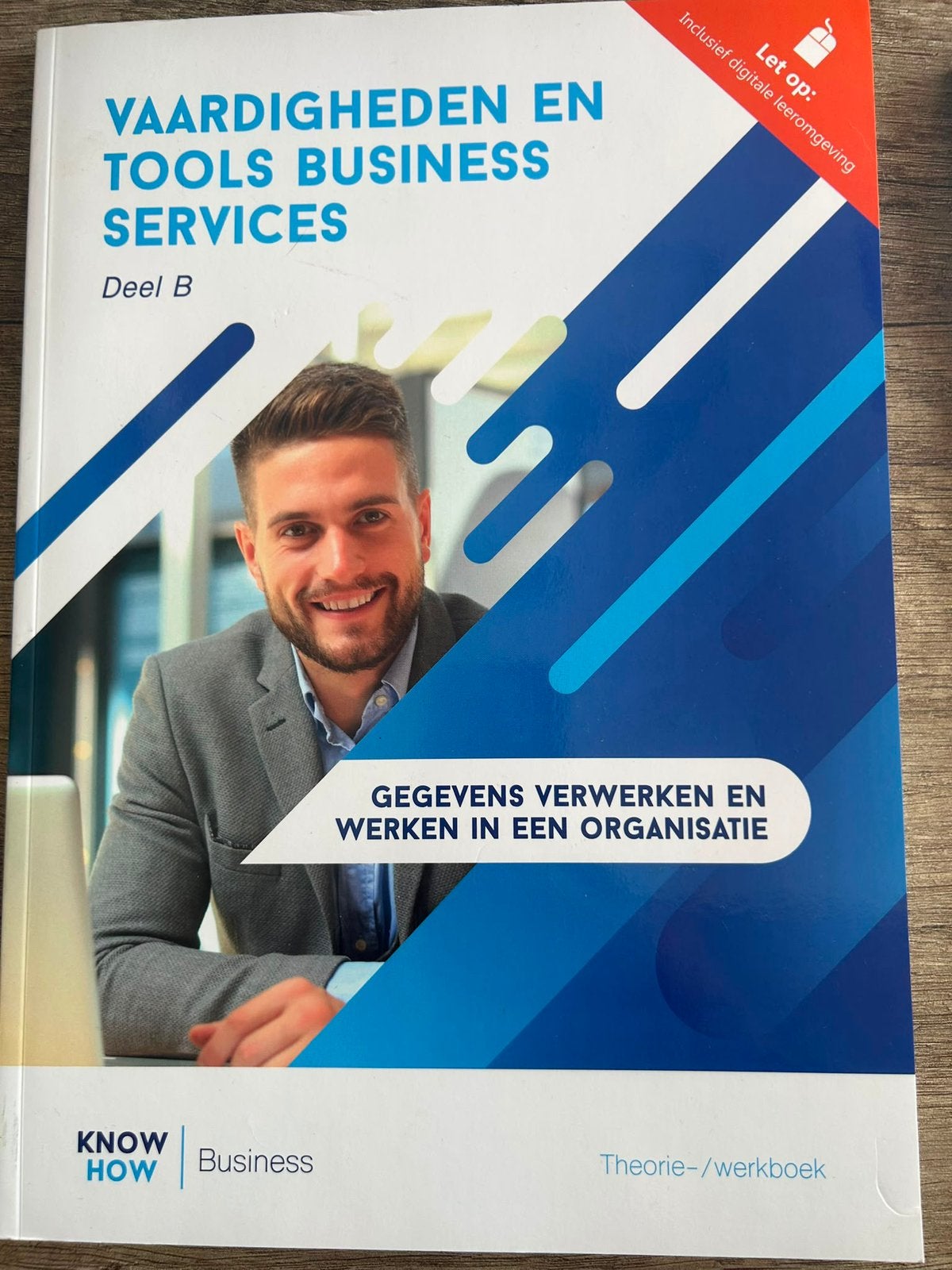 MBO boeken legal, hr en insurance, Ophalen, Zo goed als nieuw, Overige niveaus